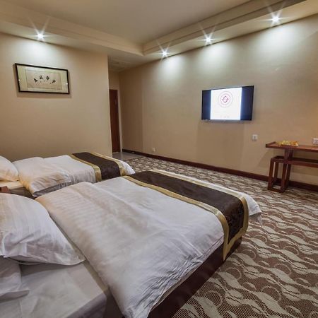 Hotel Shanghai City Ош Екстер'єр фото
